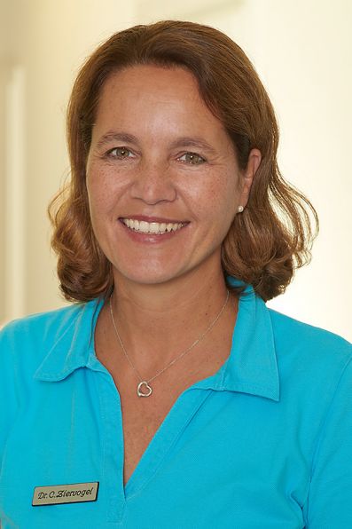 Dr. med. Corona Ziervogel